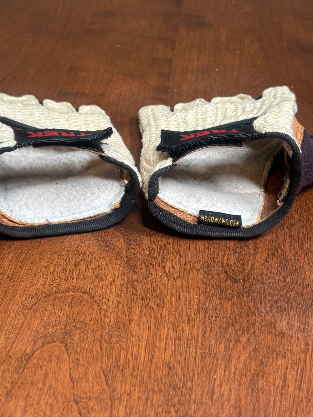 TREK Crochet Fingerless Cycling Gloves in Cream and Brown - Picture 9 of 9